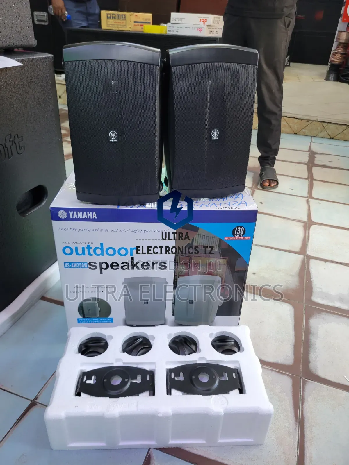 A Pair of Yamaha All-Weather Indoor/Outdoor Wall Mount 2speakers 130w