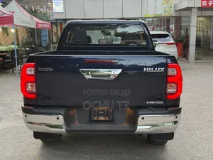 Toyota Hilux 2021 Blue