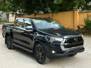 Toyota Hilux 2021 Blue
