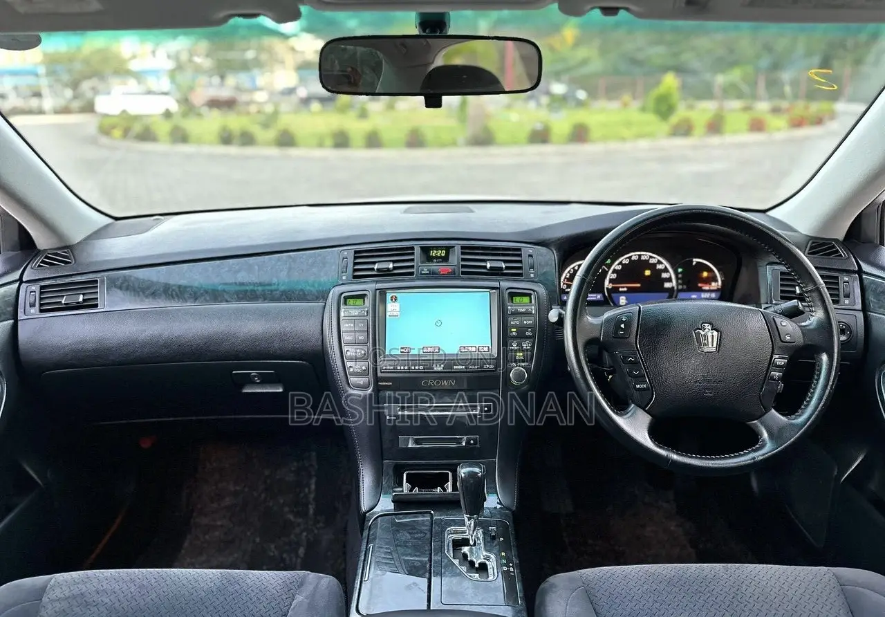 Toyota Crown 2006 White