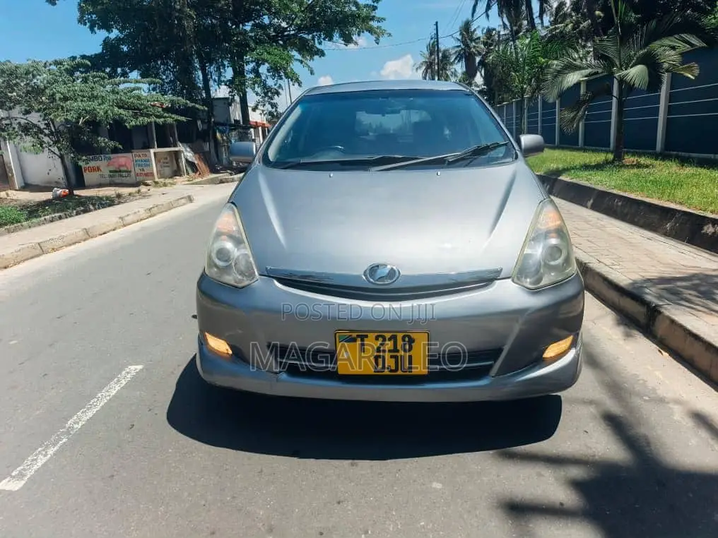 Toyota Wish 2005 Gray