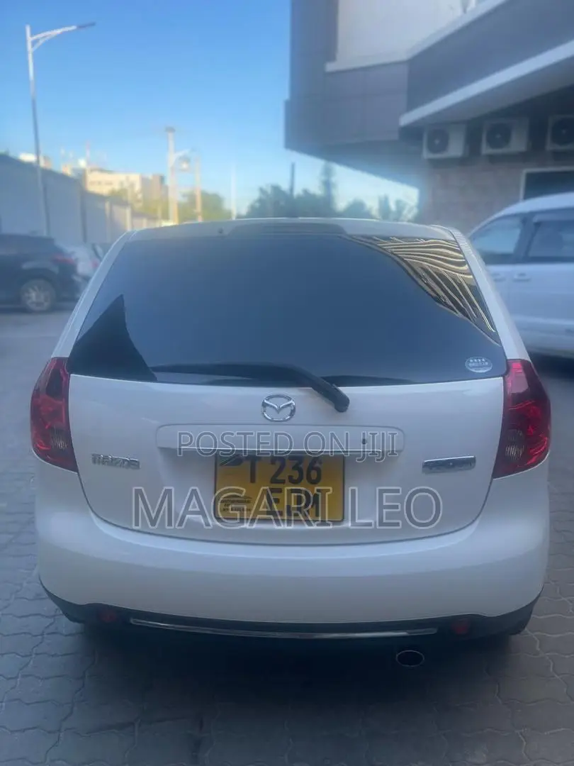 Mazda Verisa 2010 White