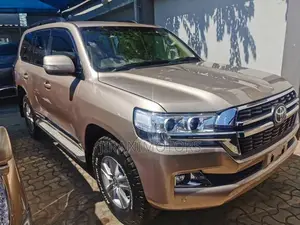 Toyota Land Cruiser 4.5 V8 VXR 2014 Gold