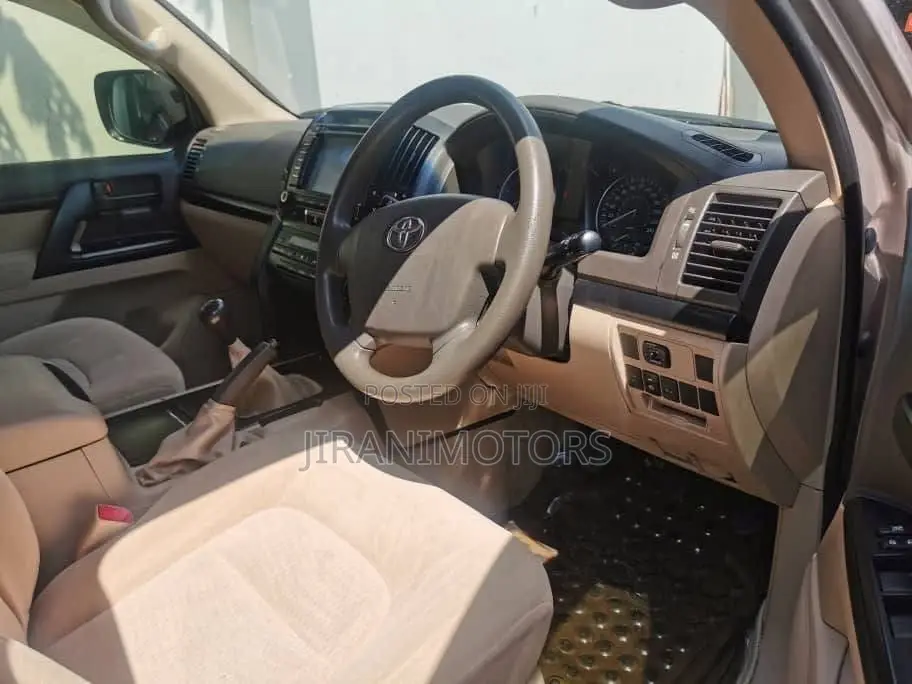 Toyota Land Cruiser 4.5 V8 VXR 2014 Gold
