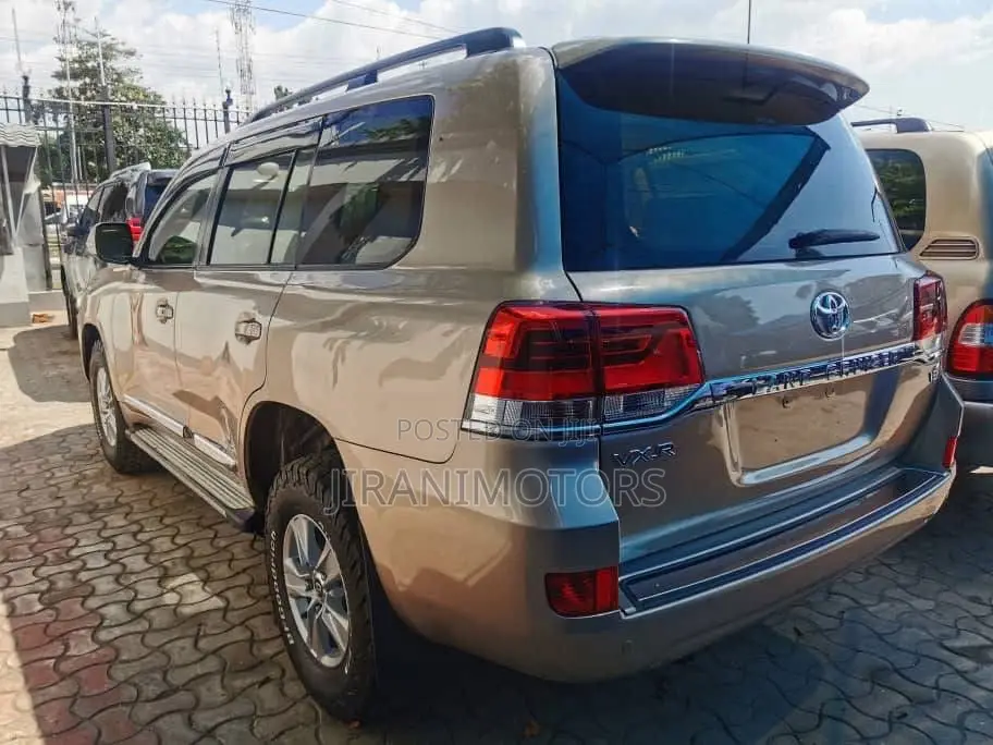 Toyota Land Cruiser 4.5 V8 VXR 2014 Gold