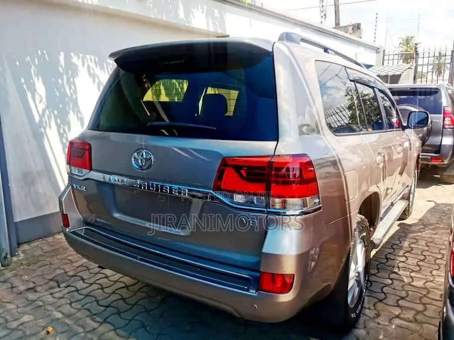 Toyota Land Cruiser 4.5 V8 VXR 2014 Gold