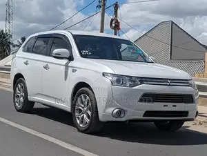 Mitsubishi Outlander 2.0 PHEV AWD 2015 White