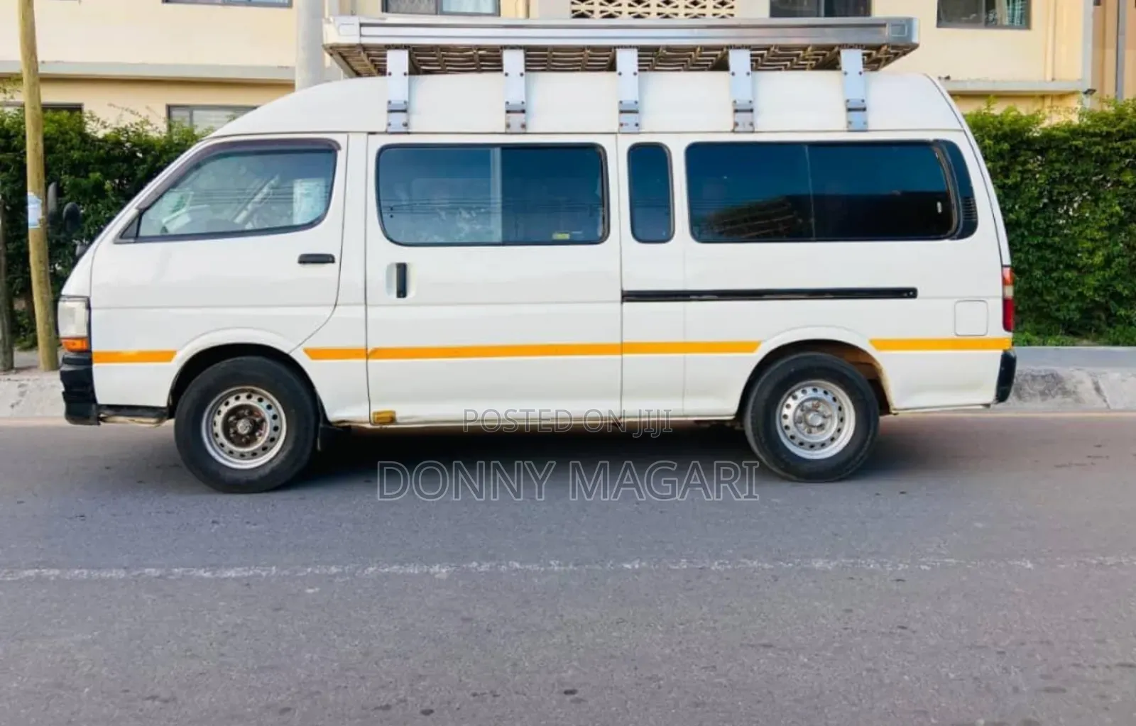 Toyota HiAce 2002 White