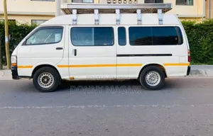 Toyota HiAce 2002 White