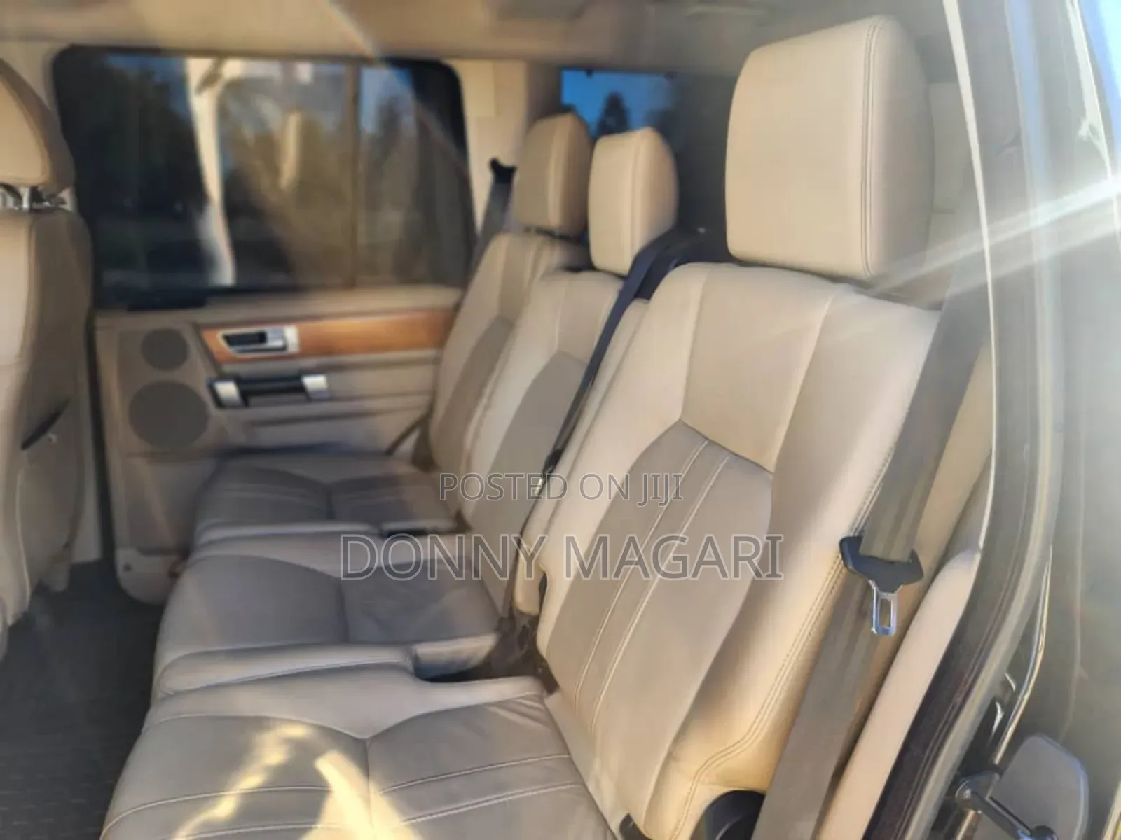 Land Rover Discovery 2010 Black