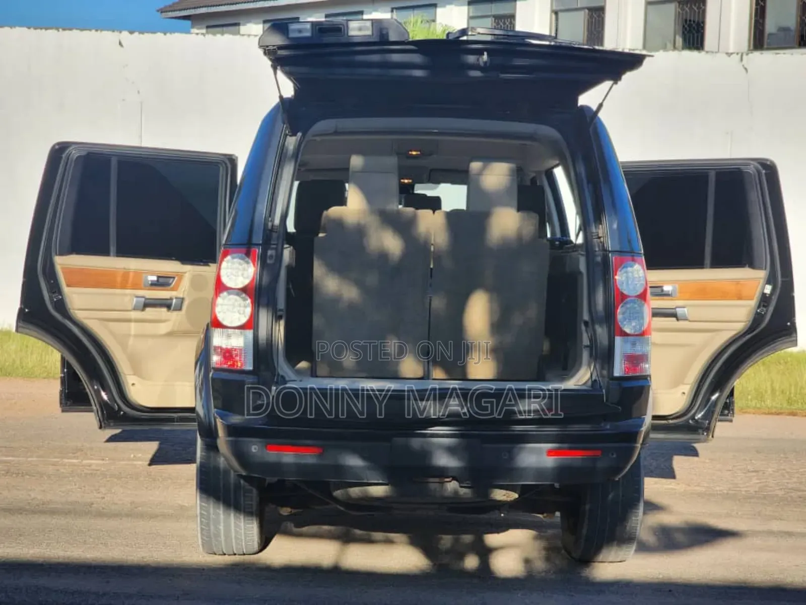 Land Rover Discovery 2010 Black