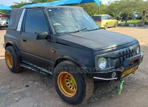 Suzuki Escudo 2000 Matt Black