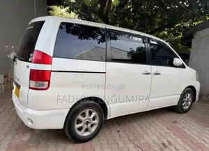 Toyota Noah 2003 White