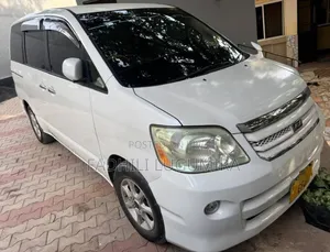 Toyota Noah 2003 White