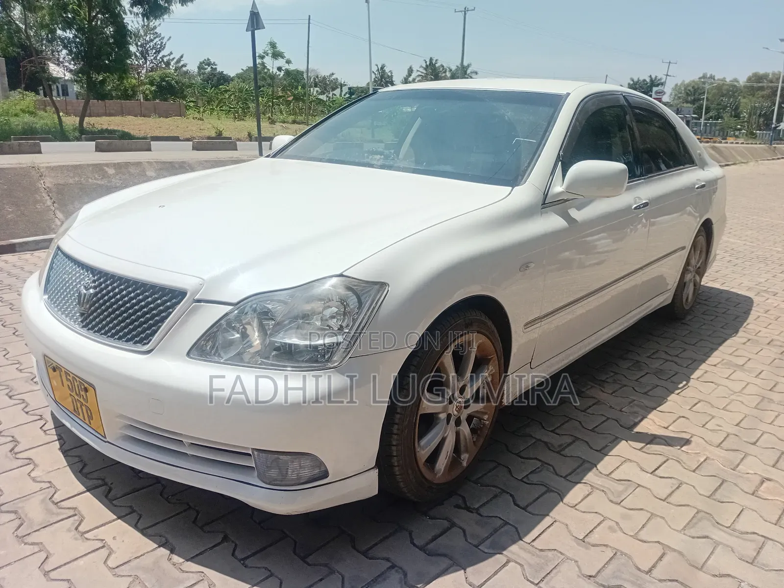 Toyota Crown 2004 White