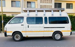 Toyota HiAce 2000 White