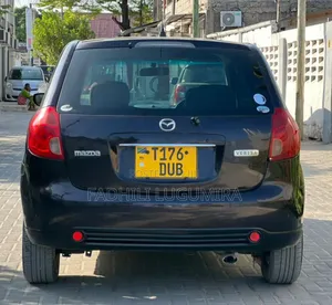 Mazda Verisa 2004 Maroon