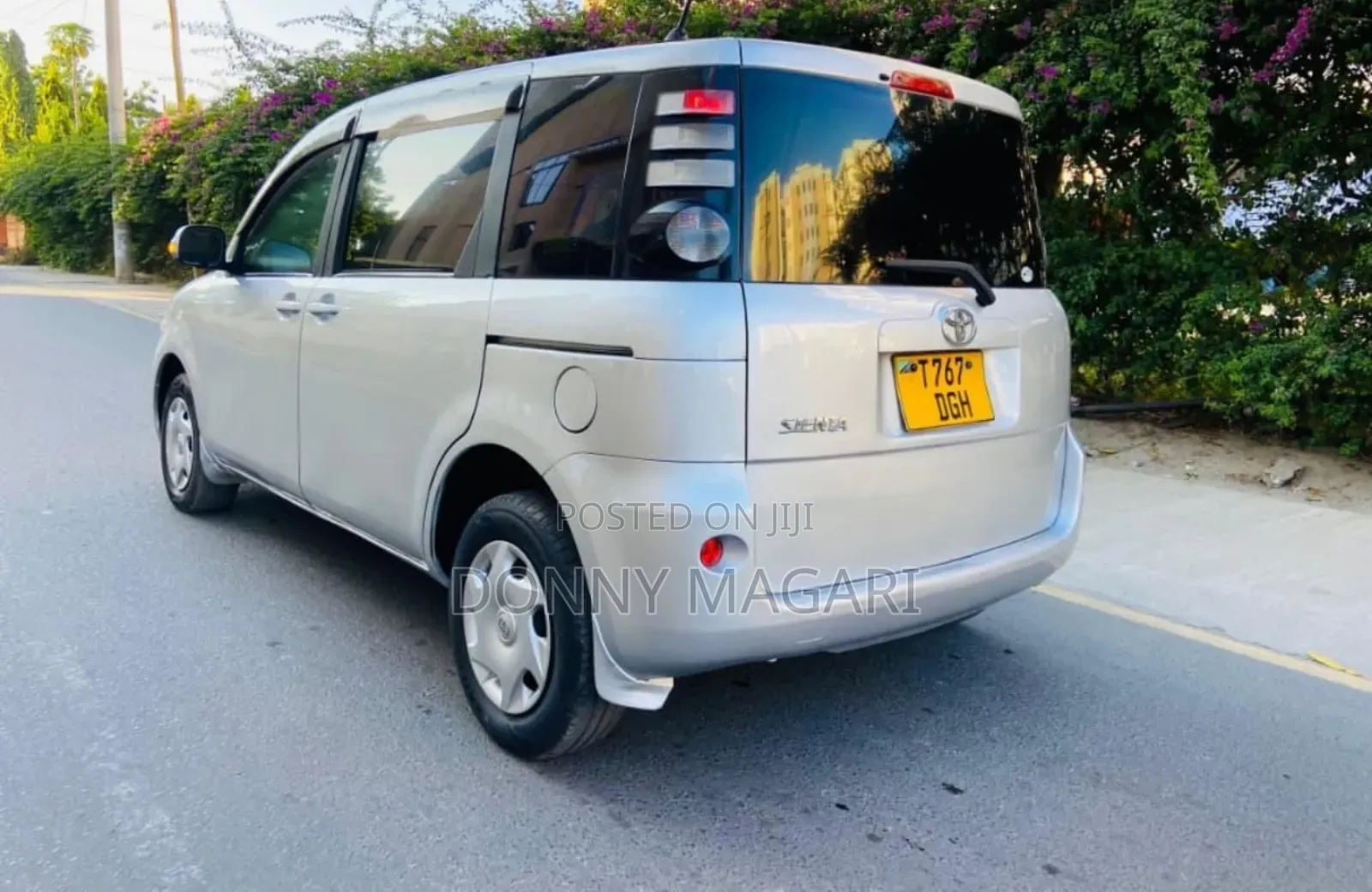 Toyota Sienta 2006 Silver