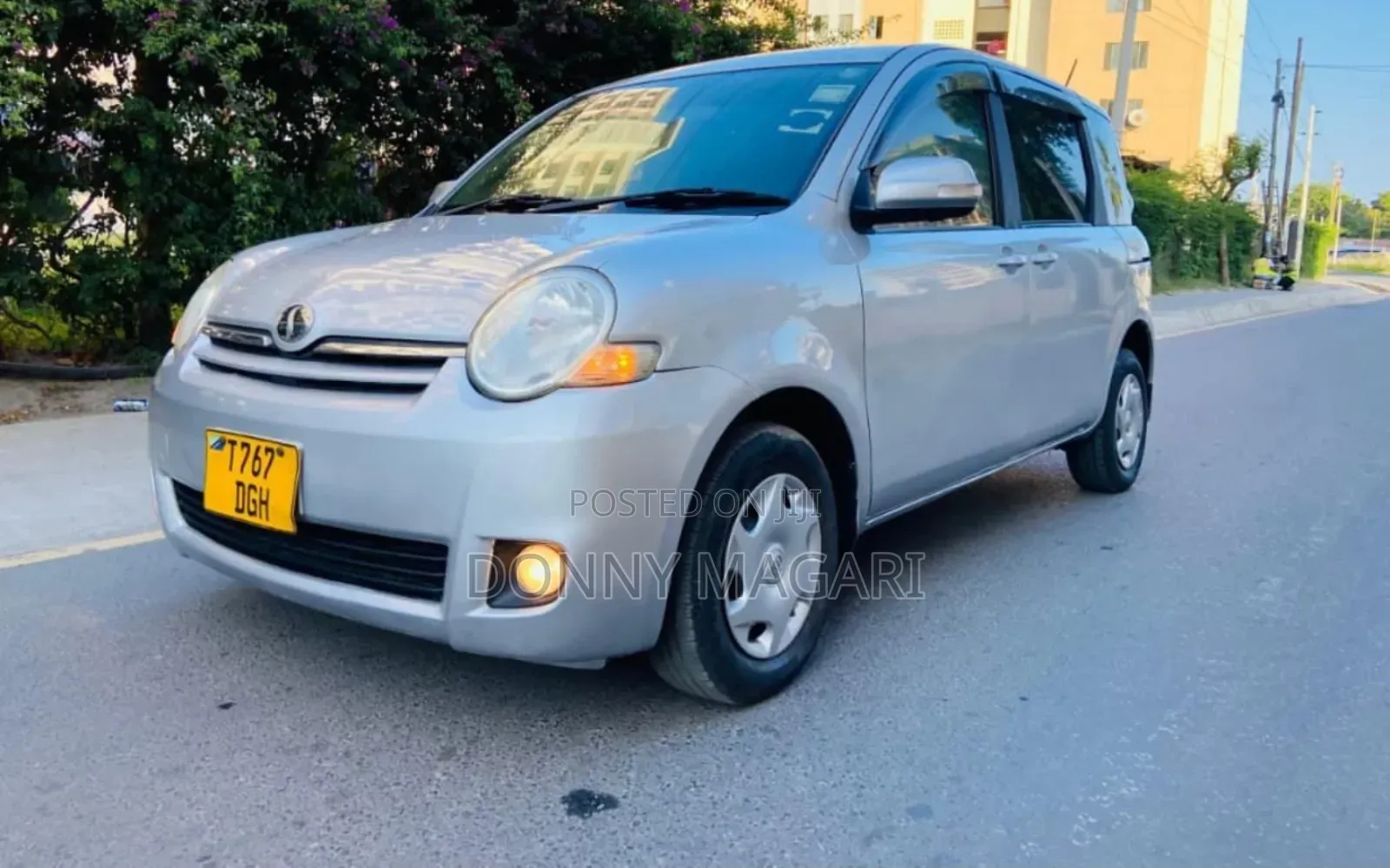 Toyota Sienta 2006 Silver