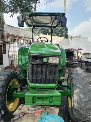 2018 John Deere 5090e 4wd 90hp