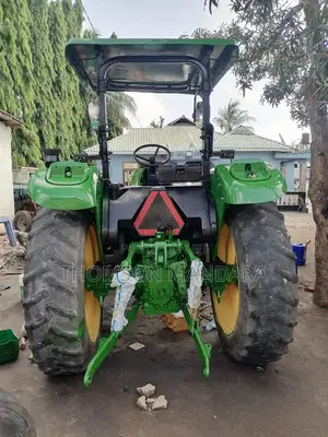 2018 John Deere 5090e 4wd 90hp