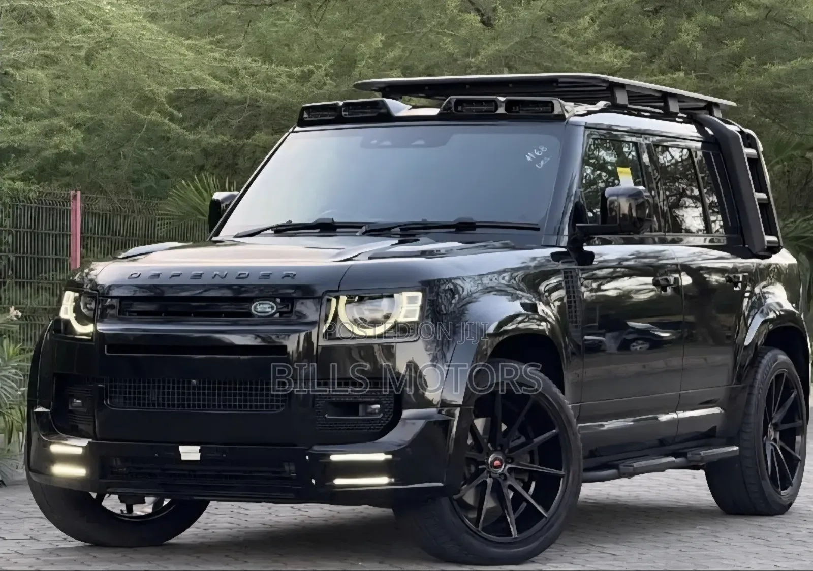Land Rover Defender 2022 Black