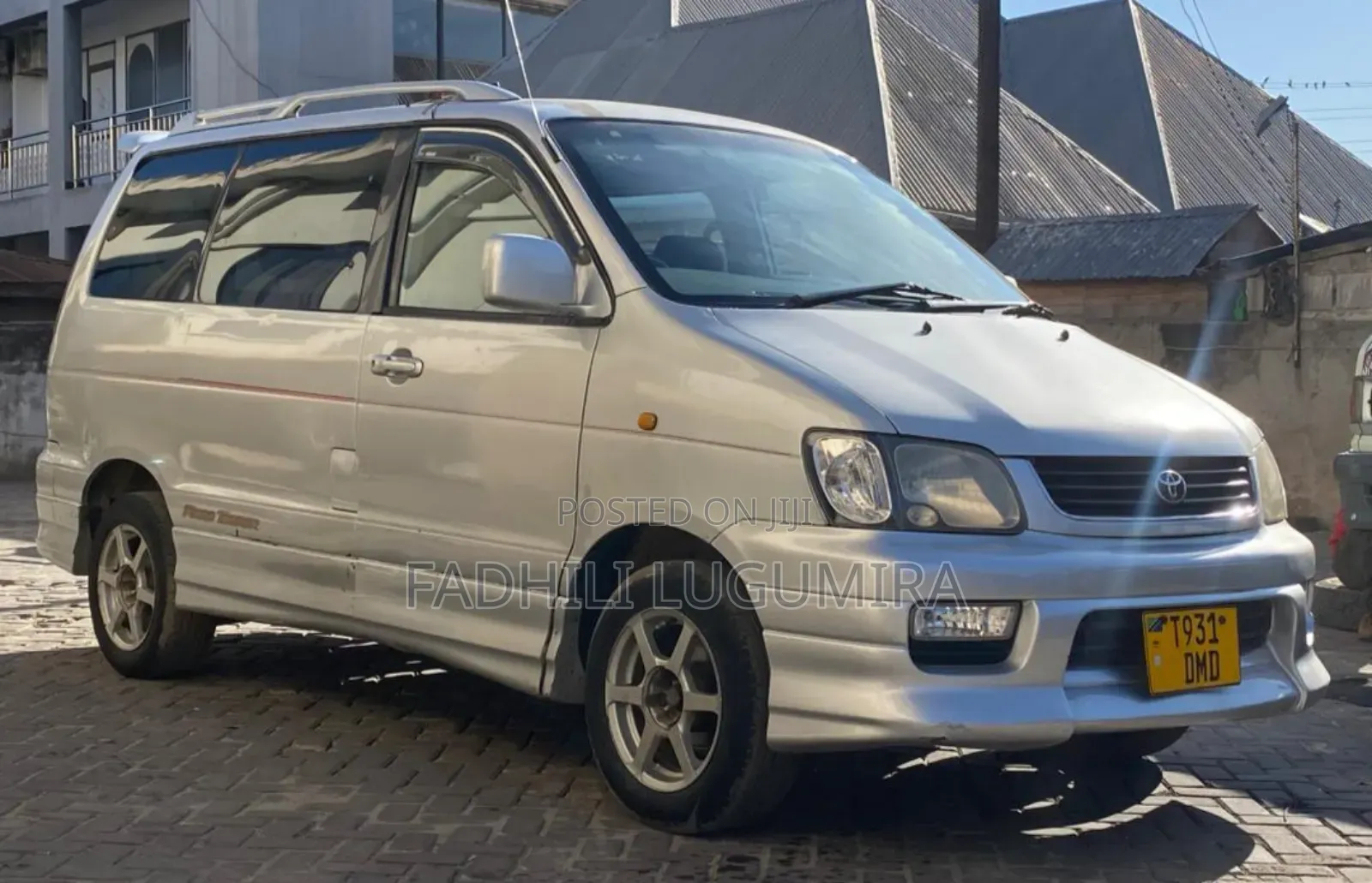 Toyota Noah 2003 Silver