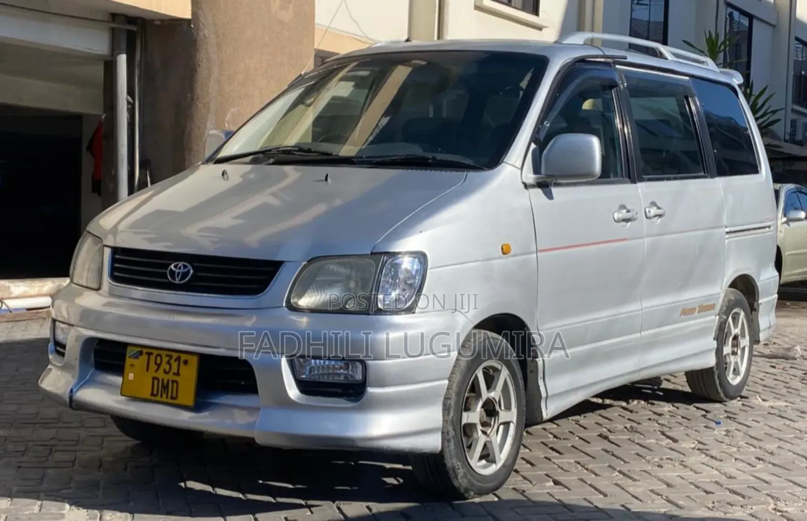 Toyota Noah 2003 Silver
