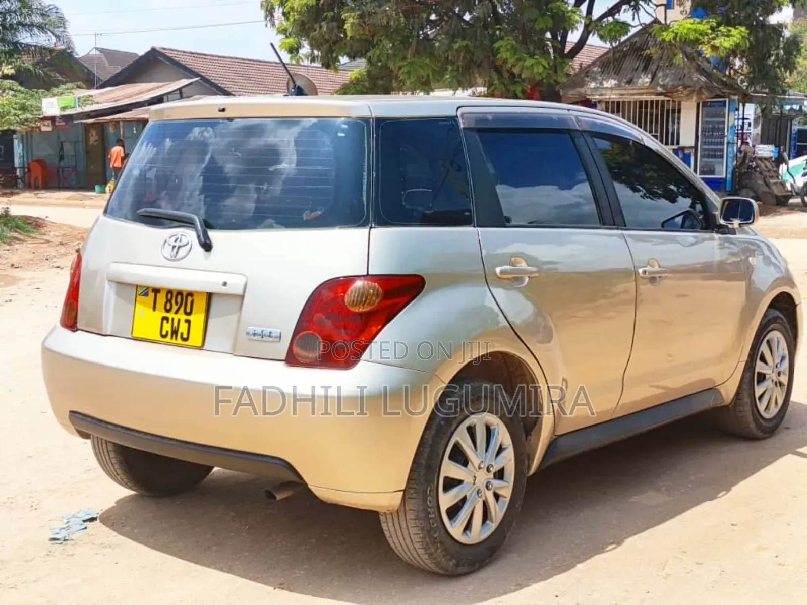 Toyota IST 2004 Silver