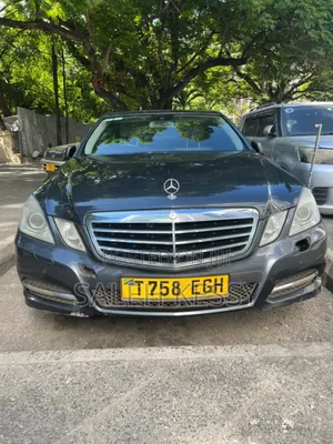 Mercedes-Benz E250 2010 Blue