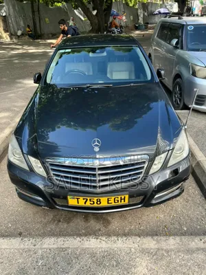 Mercedes-Benz E250 2010 Blue