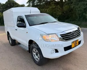 Toyota Hilux 2012 White