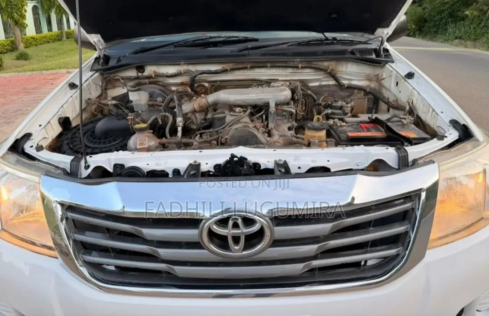 Toyota Hilux 2012 White