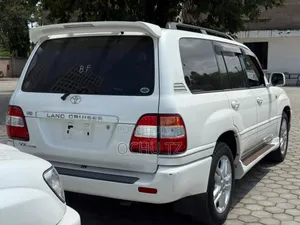 Toyota Land Cruiser 2006 White