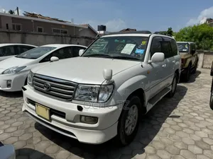 Toyota Land Cruiser 2004 White