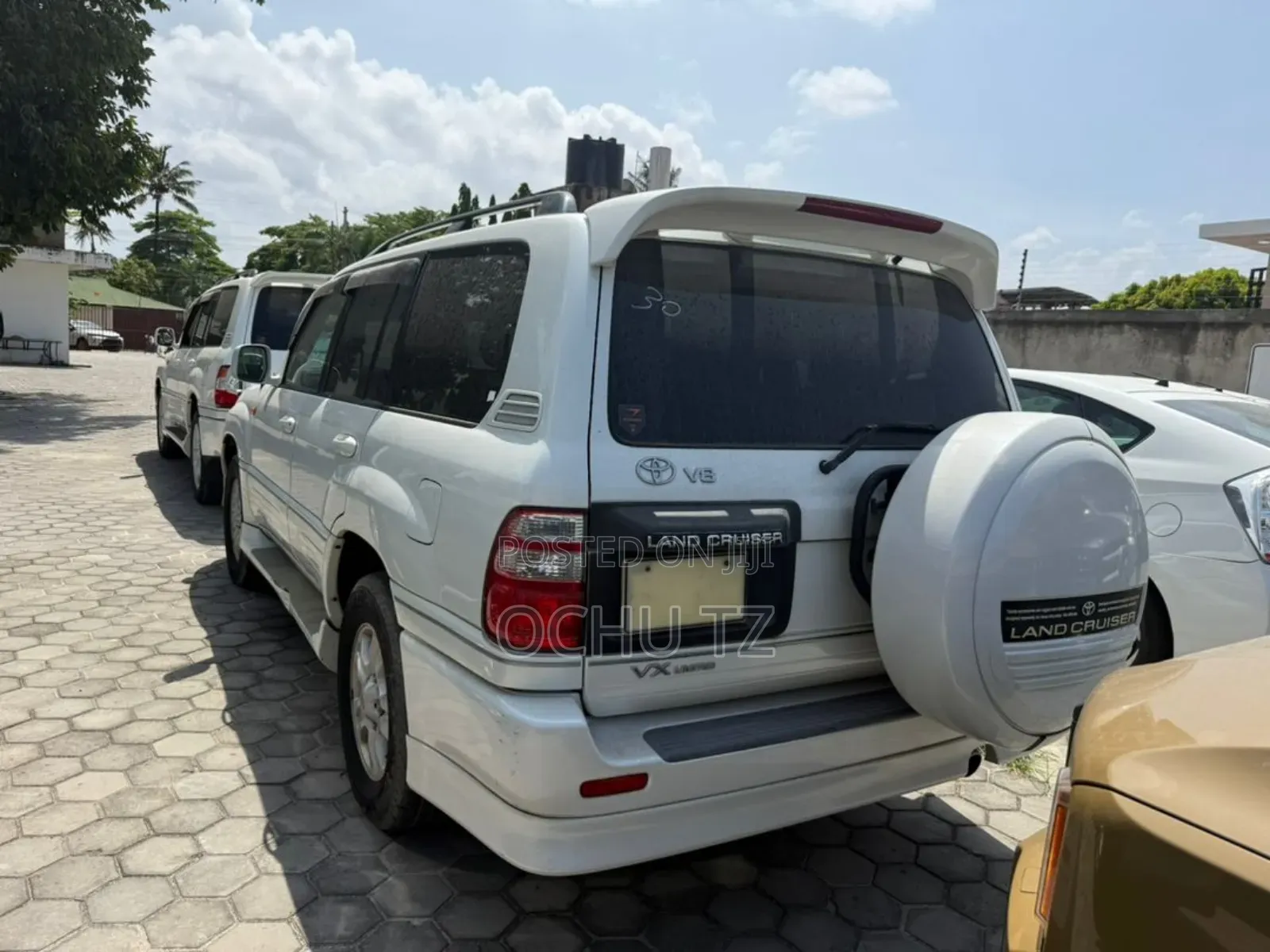Toyota Land Cruiser 2004 White
