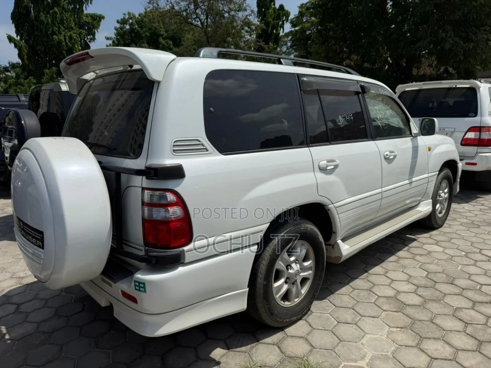 Toyota Land Cruiser 2004 White