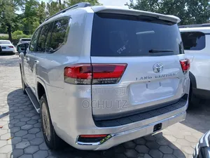 New Toyota Land Cruiser 2025 Silver