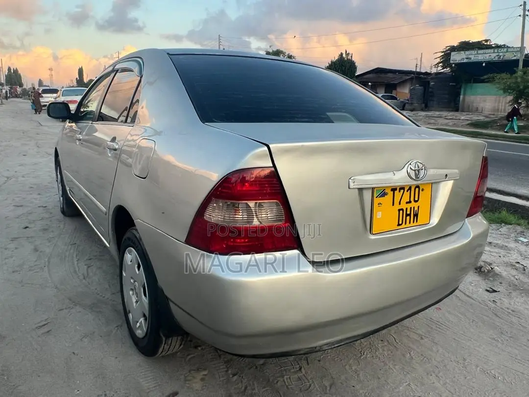 Toyota Corolla 2004 Gold