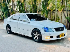 Toyota Crown 2006 White