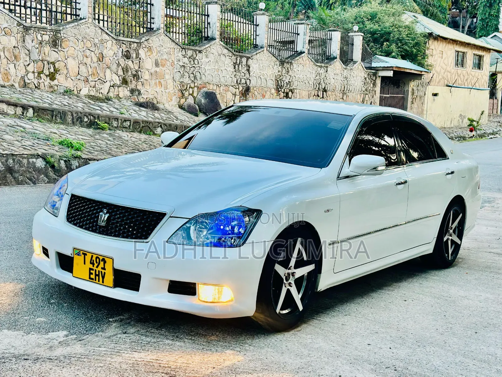 Toyota Crown 2006 White