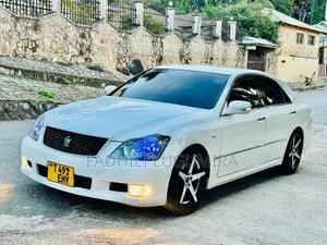 Toyota Crown 2006 White