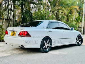 Toyota Crown 2006 White
