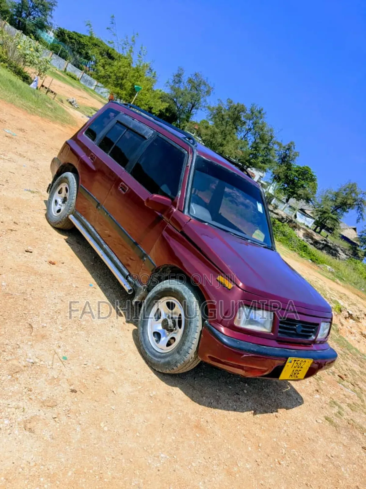 Suzuki Escudo 1999 Red