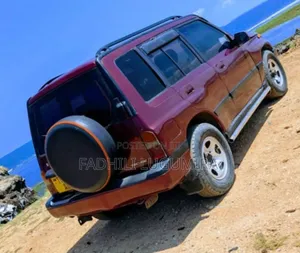 Suzuki Escudo 1999 Red