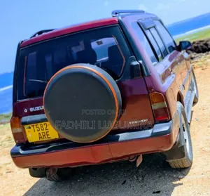 Suzuki Escudo 1999 Red