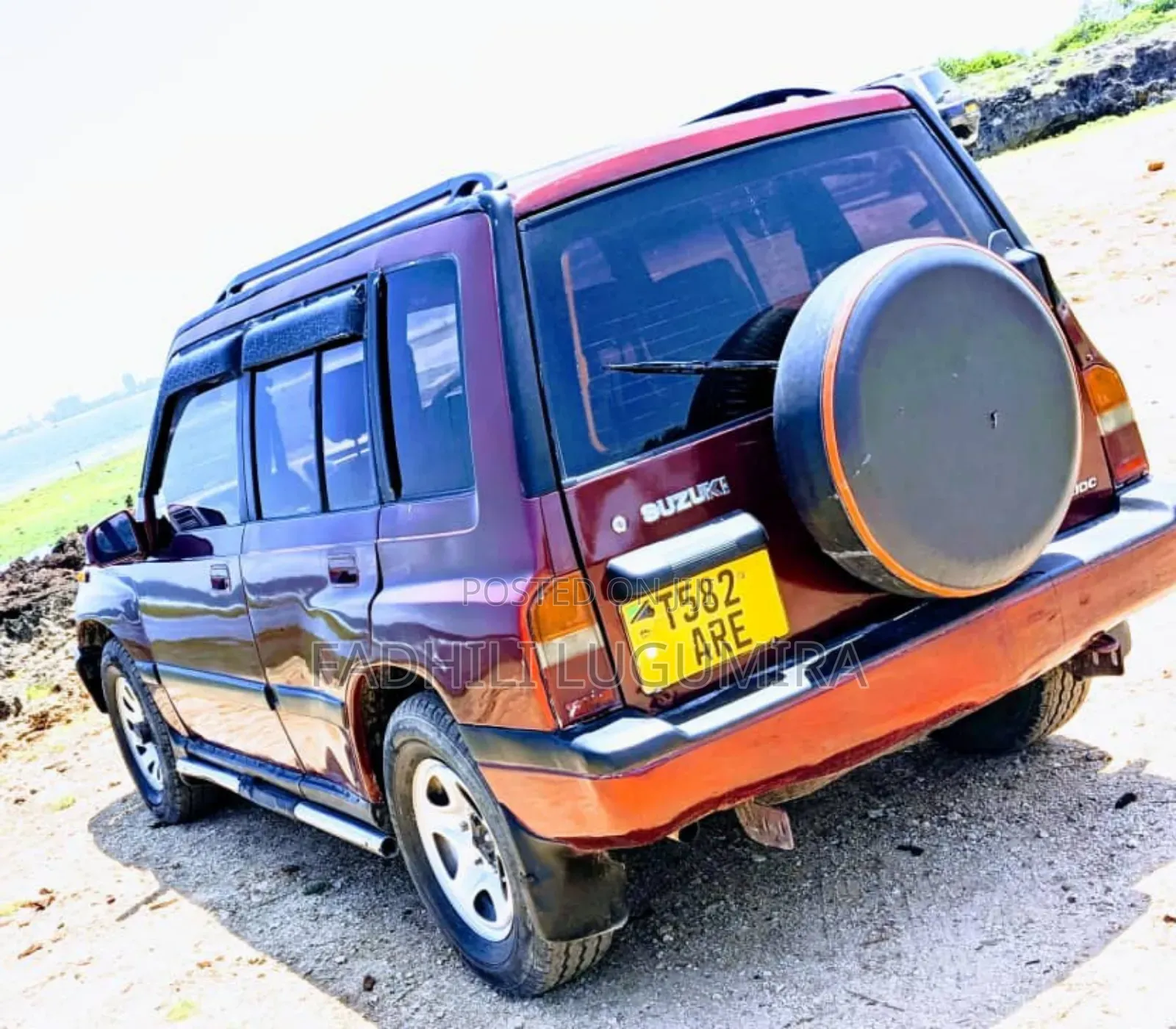 Suzuki Escudo 1999 Red