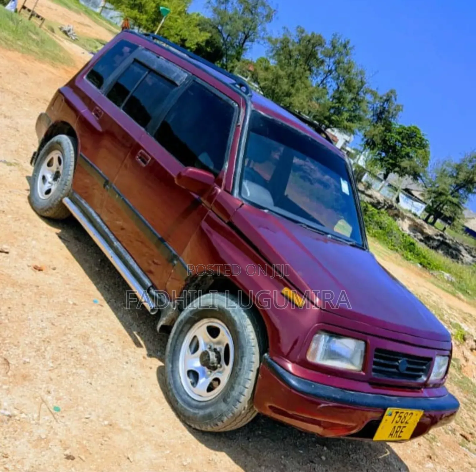 Suzuki Escudo 1999 Red