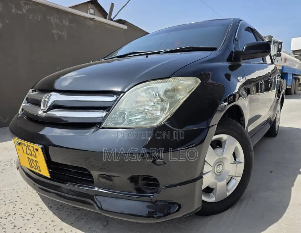 Toyota IST 2004 Black