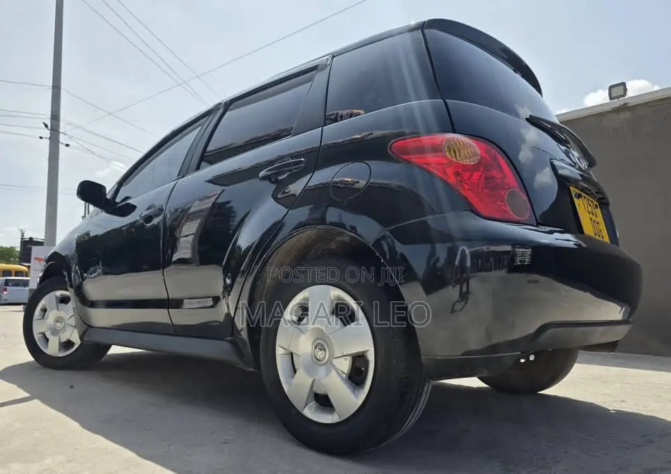 Toyota IST 2004 Black